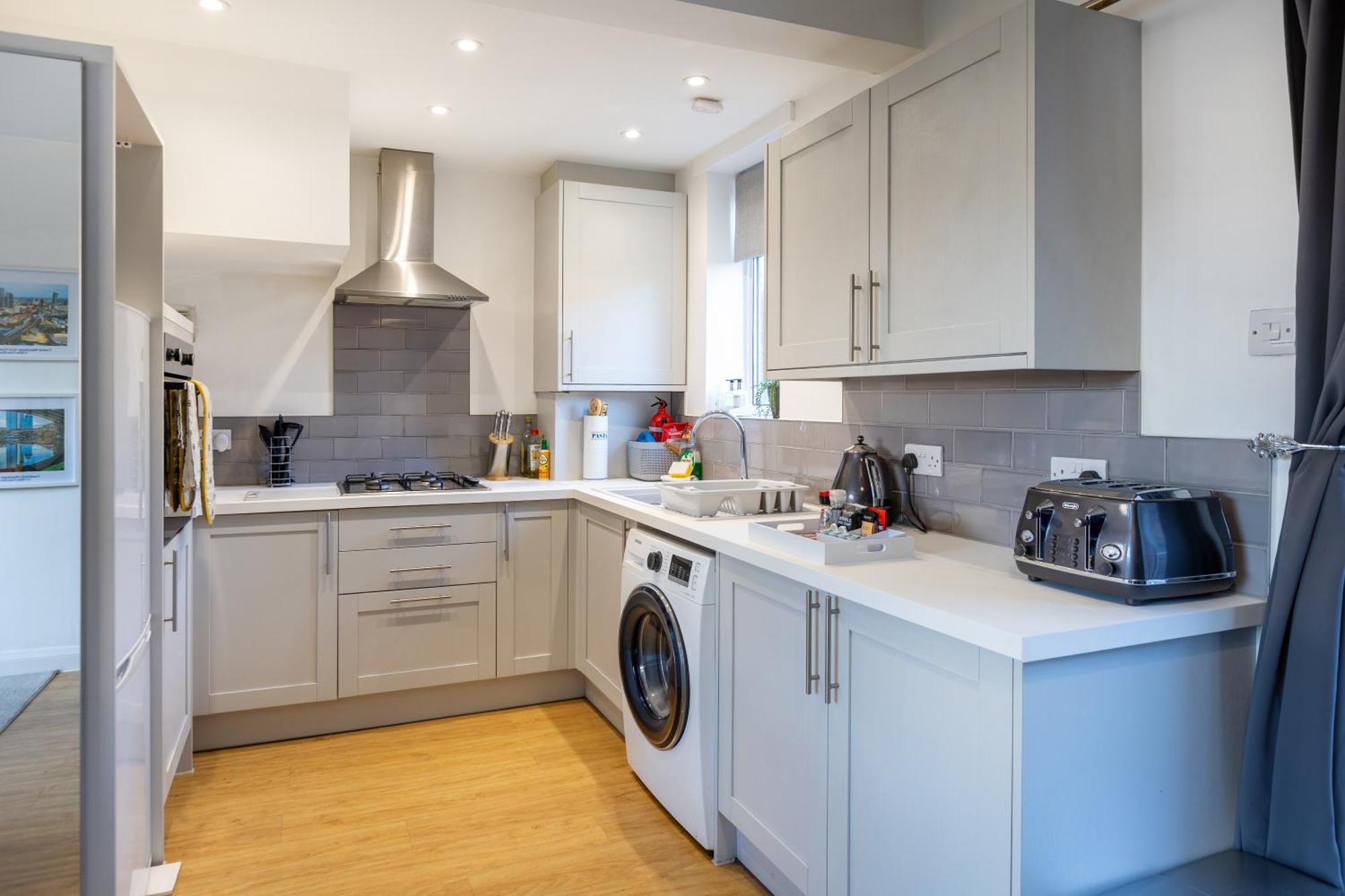 The Heart - Cosy 3 Bedroom House With Double Driveway And Garden In Manchester Exterior photo