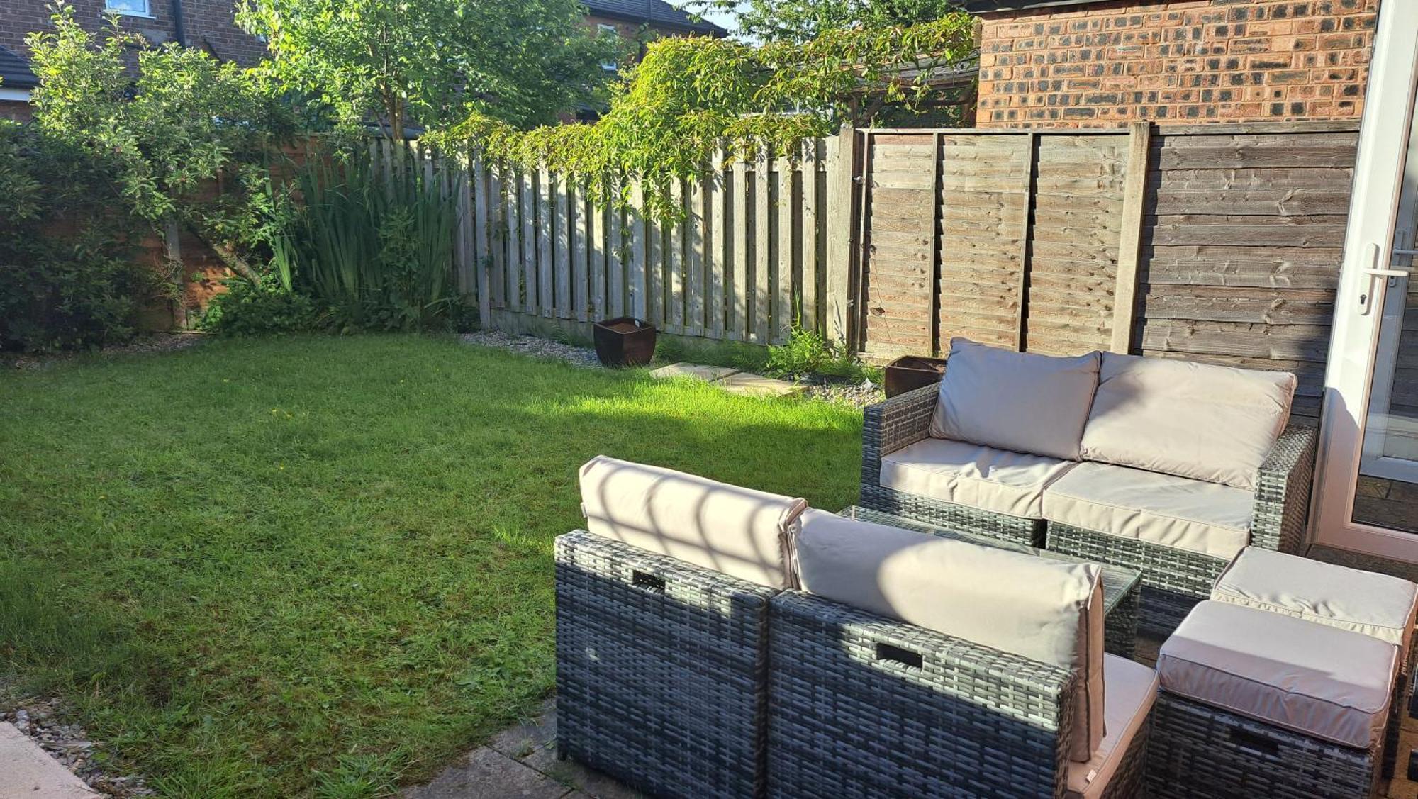 The Heart - Cosy 3 Bedroom House With Double Driveway And Garden In Manchester Exterior photo