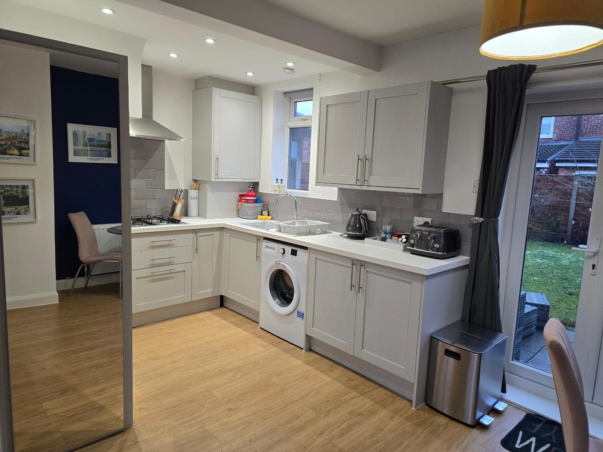 The Heart - Cosy 3 Bedroom House With Double Driveway And Garden In Manchester Exterior photo